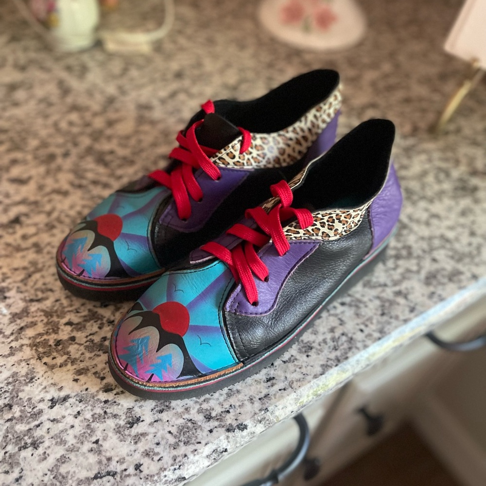 Soletech hand painted leather booties sz 7.5